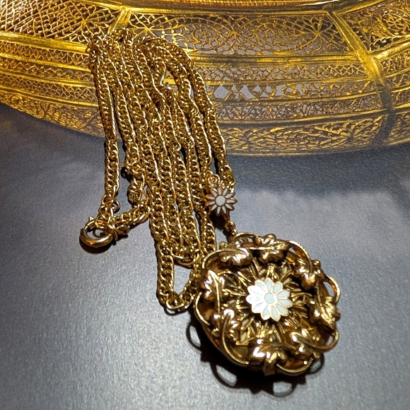 Vintage Two Picture Locket Necklace Gold Plated - Picture 4 of 8